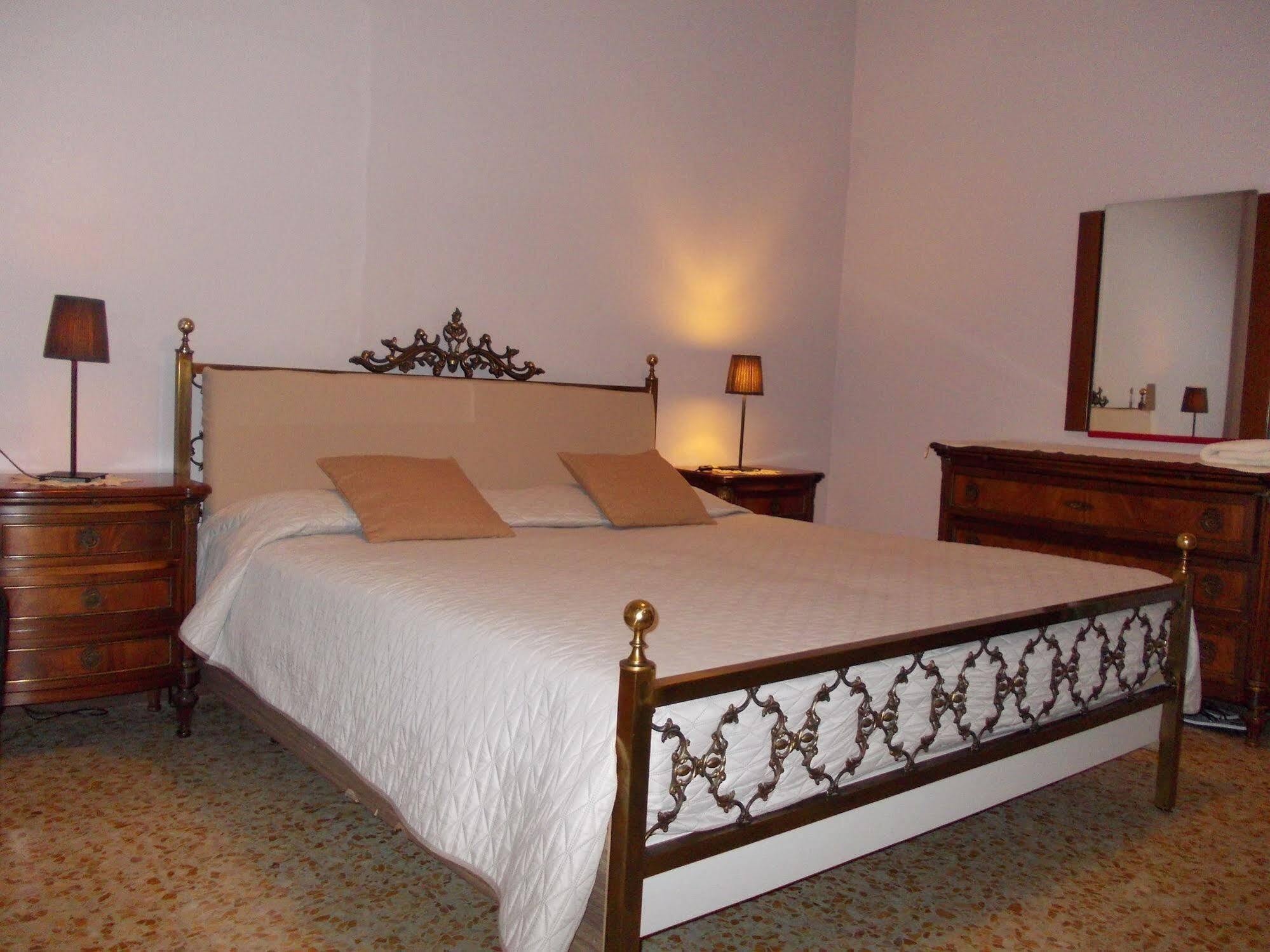 Travellers Lodge Bed & Rooms Тревизо Экстерьер фото
