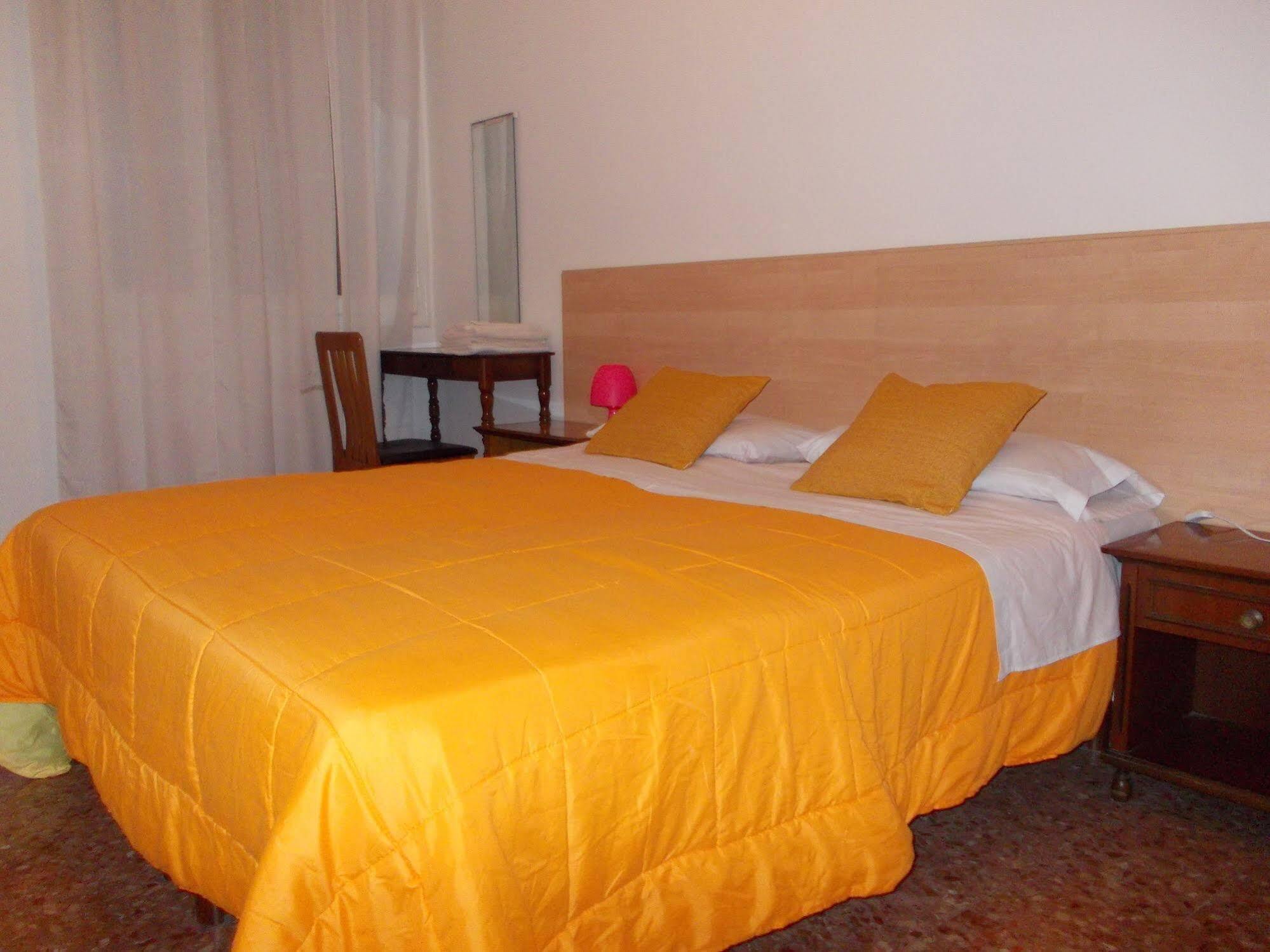 Travellers Lodge Bed & Rooms Тревизо Экстерьер фото