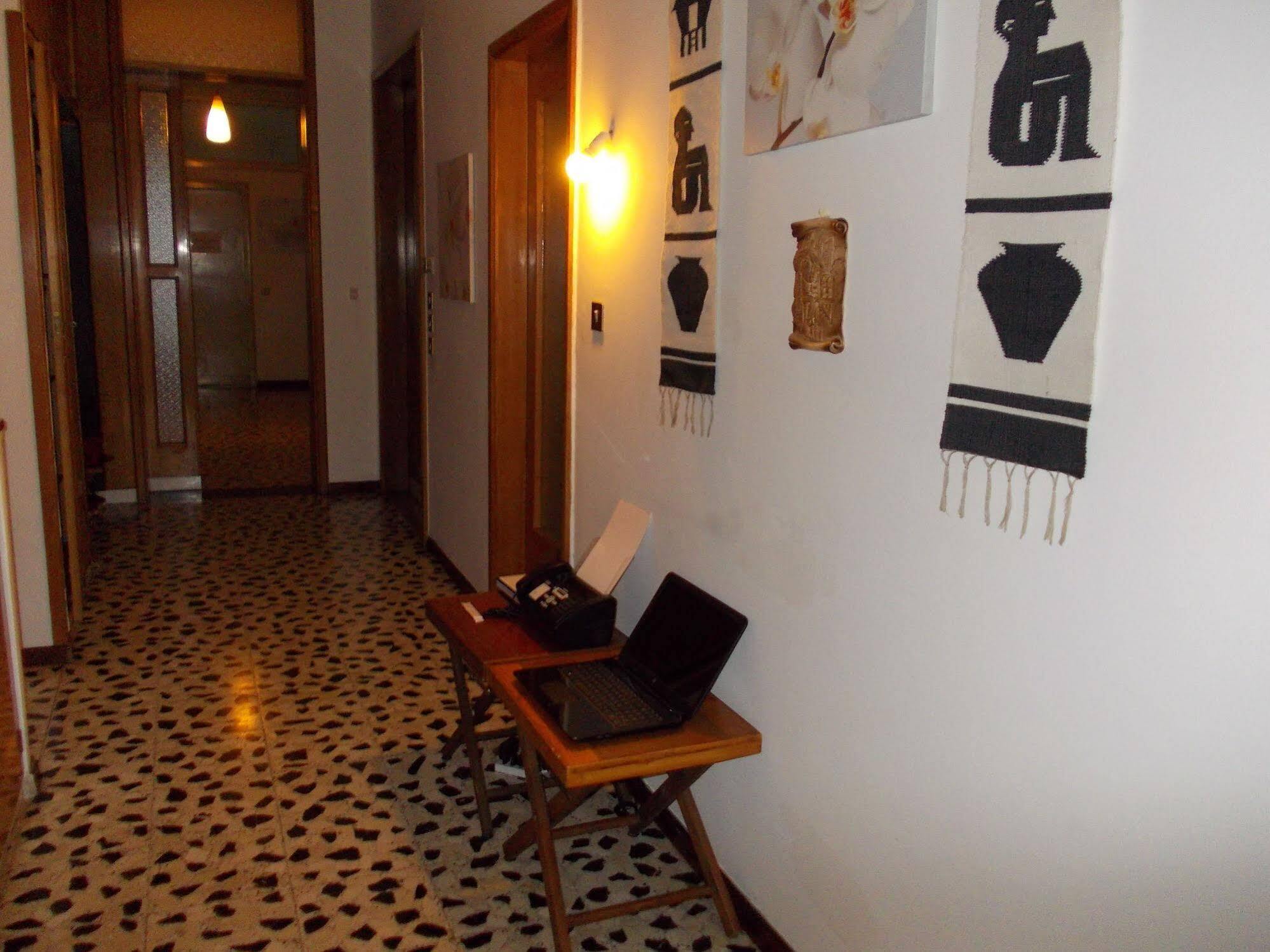 Travellers Lodge Bed & Rooms Тревизо Экстерьер фото